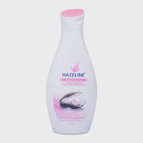 Sữa dưỡng thể chiết xuất ngọc trai Hazeline Pearly White UV (230ml)